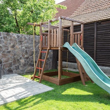 Rodinné apartmány Alex&Gregor Bešeňová Exterior foto