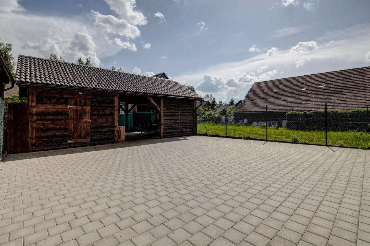 Rodinné apartmány Alex&Gregor Bešeňová Exterior foto
